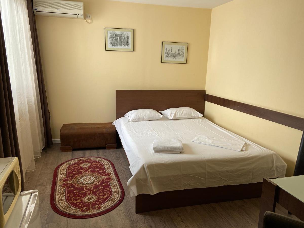 Ave Hotel Victoriei Bukarest Kültér fotó