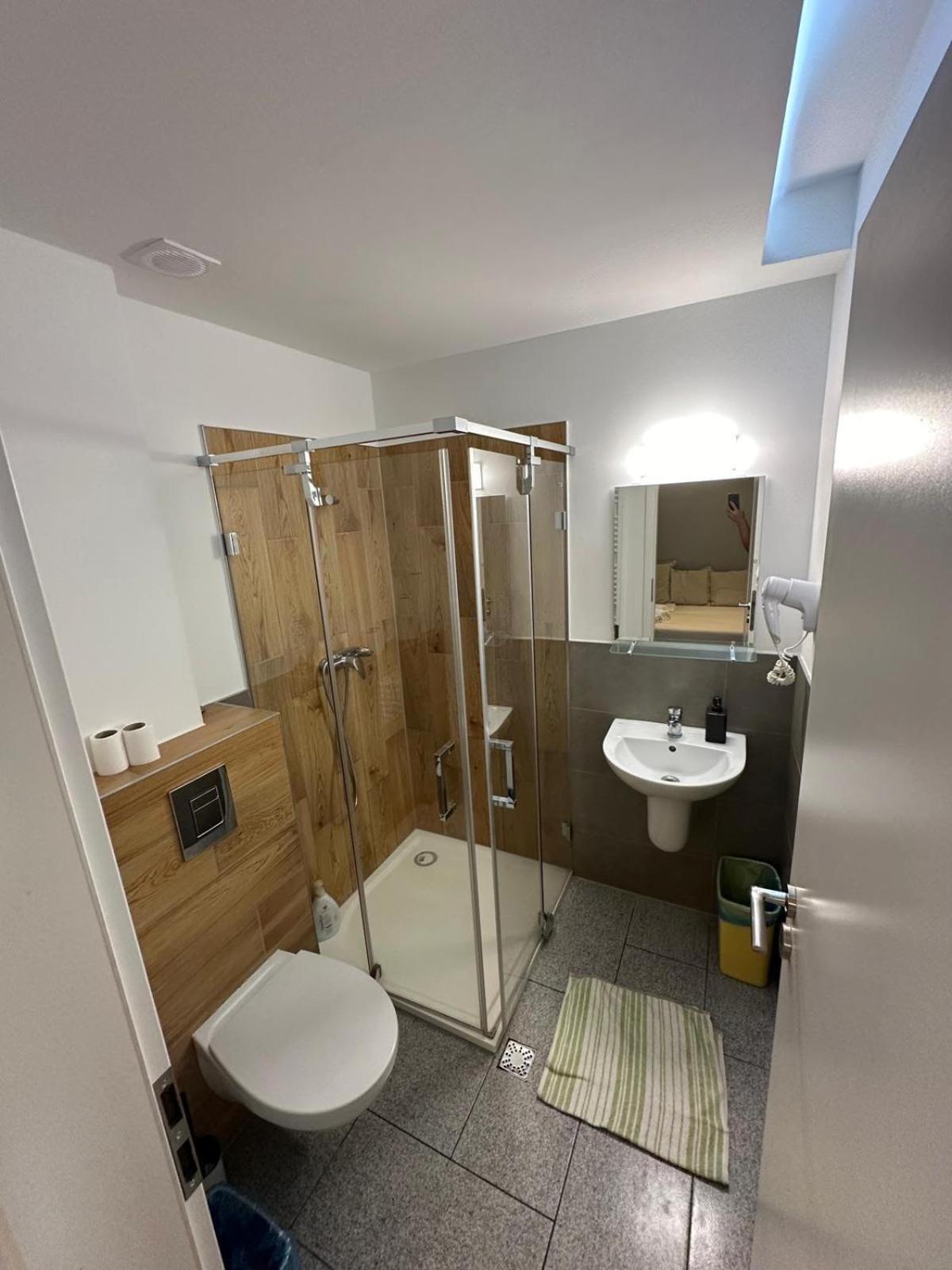 Ave Hotel Victoriei Bukarest Kültér fotó