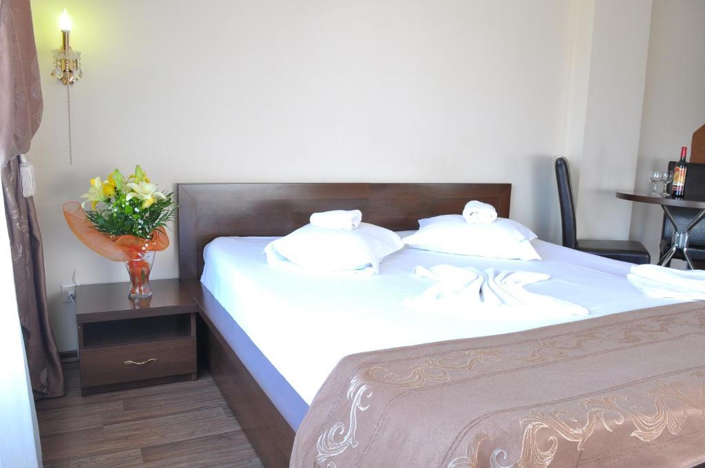 Ave Hotel Victoriei Bukarest Kültér fotó